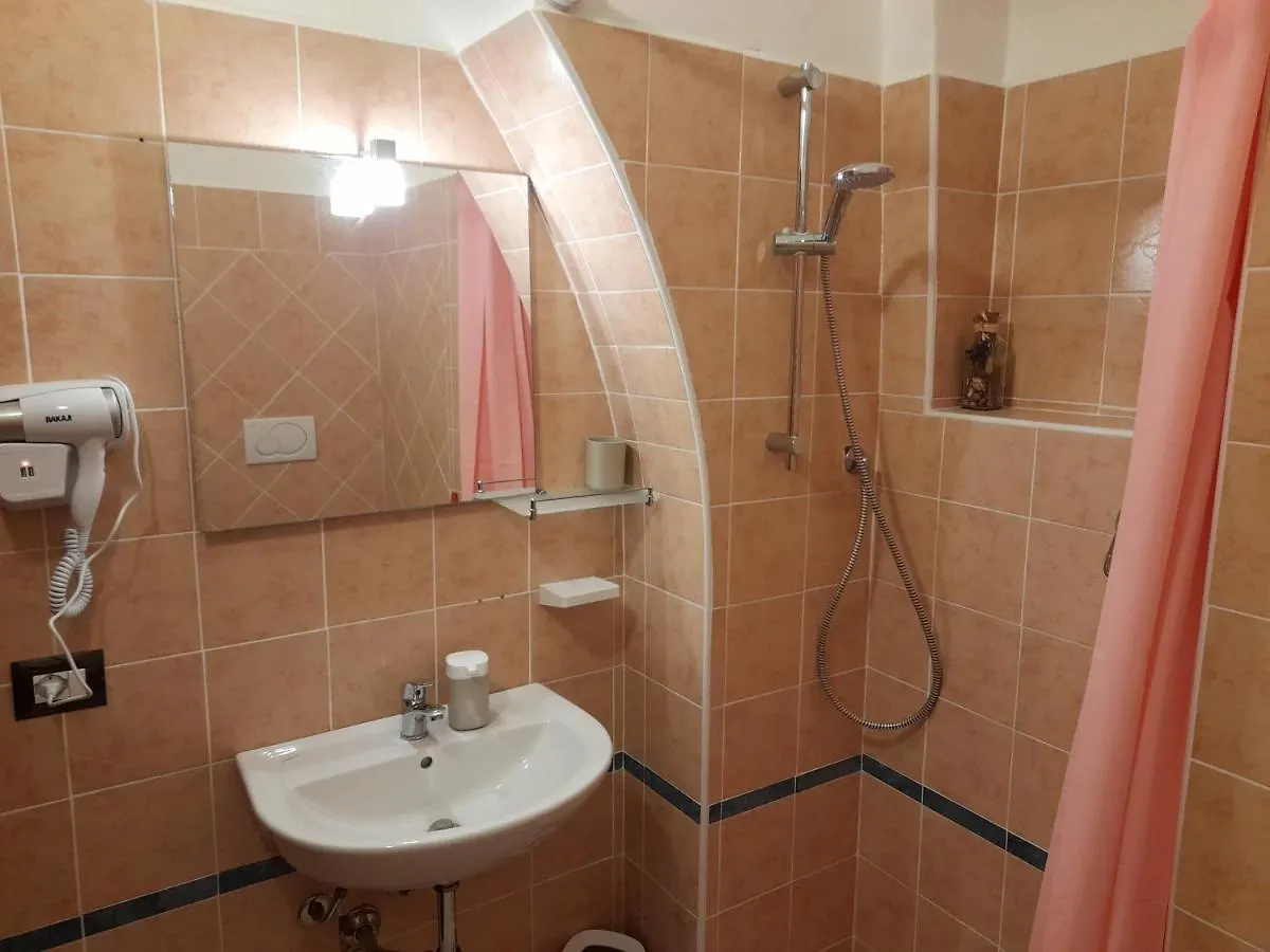 Alloggio per agriturismo Il Sasso di San Galgano Villa Chiusdino Italia